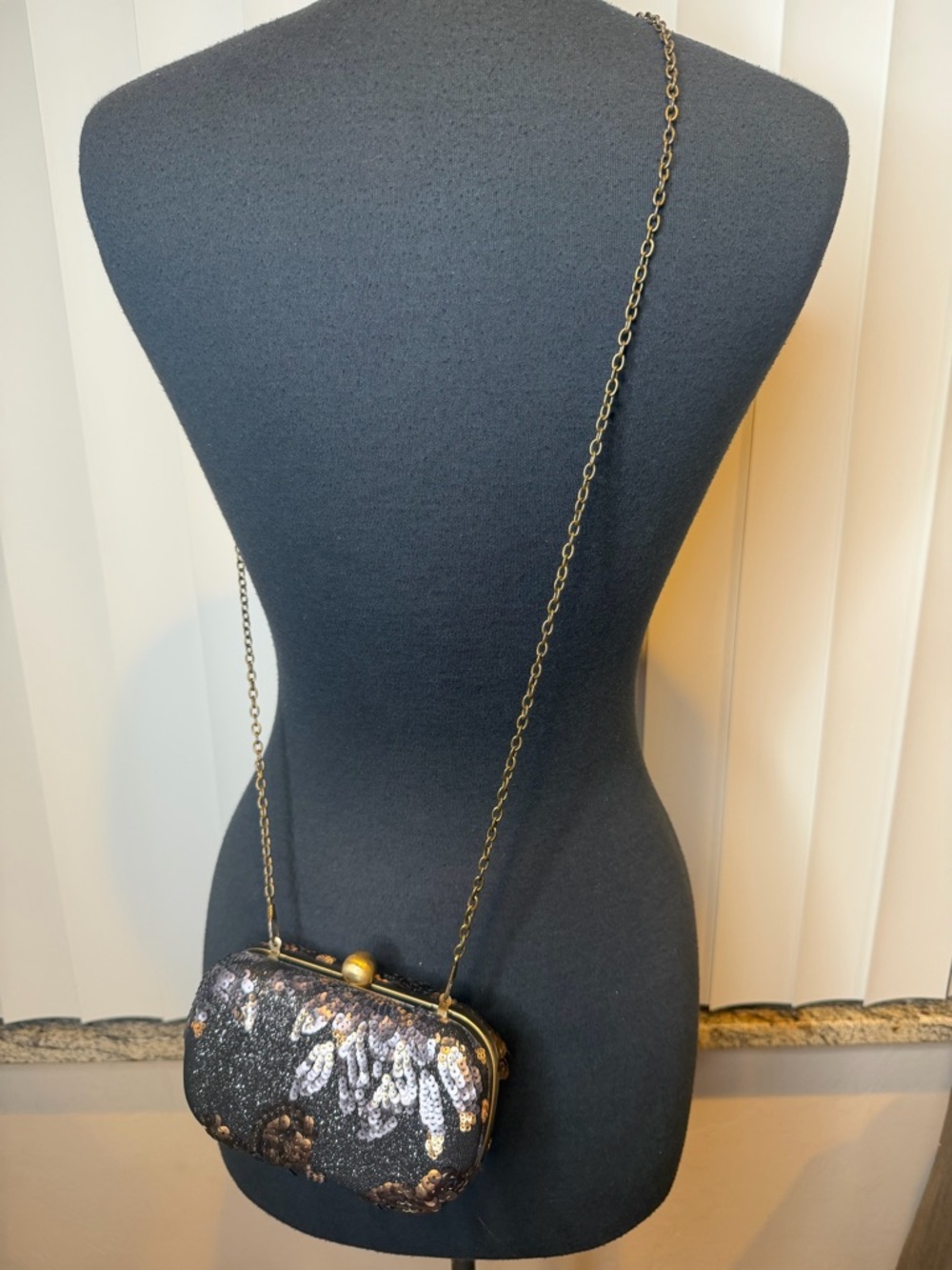 Darling Vintage Sequin Embellished Black Evening Clutch with Gold/Bronze Chain - Picture 11 of 12